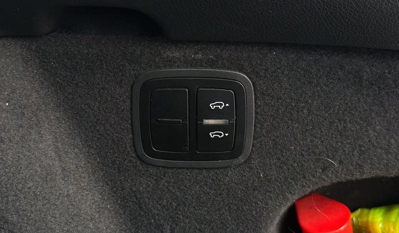 
								Porsche Macan GTS PDK full									