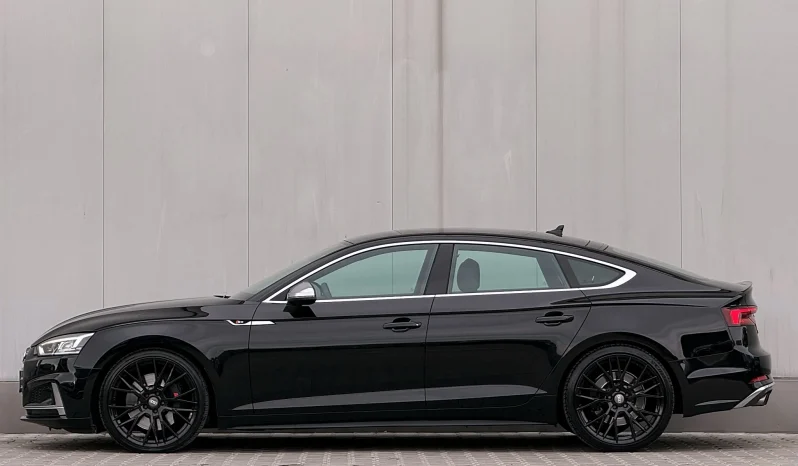 
								Audi S5 Sportback full									