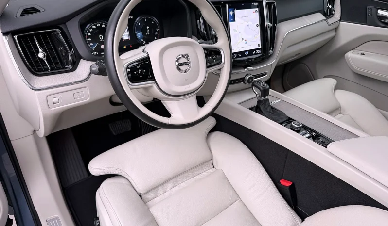 
								Volvo XC 60 D5 AWD Geartronic Inscription full									