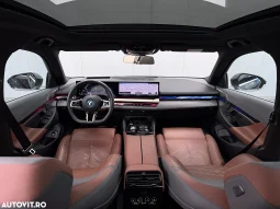 
										BMW Seria 5 550e xDrive AT PHEV full									