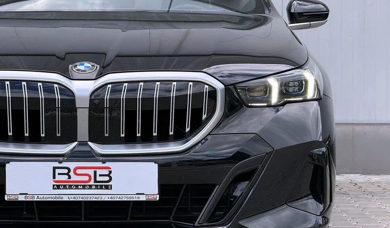 
								BMW Seria 5 550e xDrive AT PHEV full									