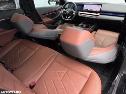 
										BMW Seria 5 550e xDrive AT PHEV full									