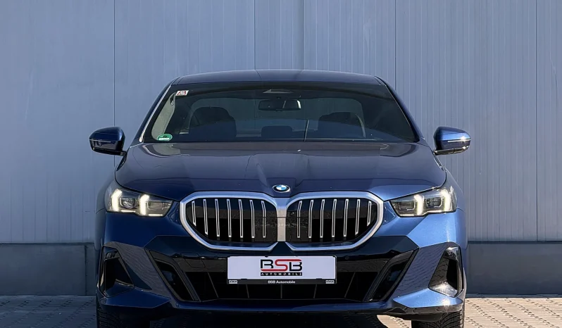 
								BMW Seria 5 520i AT MHEV full									