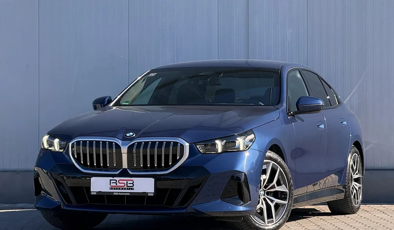 
								BMW Seria 5 520i AT MHEV full									