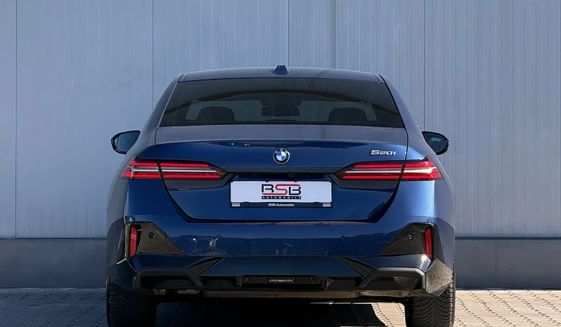 
								BMW Seria 5 520i AT MHEV full									