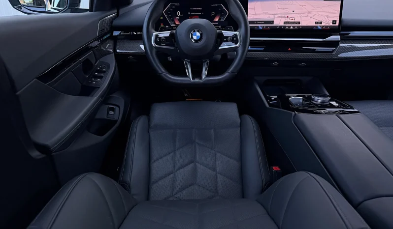 
								BMW Seria 5 520i AT MHEV full									