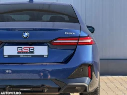 
										BMW Seria 5 520i AT MHEV full									