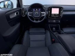
										Volvo XC 40 B3 B DKG Plus Bright full									