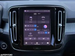 
										Volvo XC 40 B3 B DKG Plus Bright full									