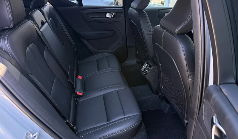 
								Volvo XC 40 B3 B DKG Plus Bright full									