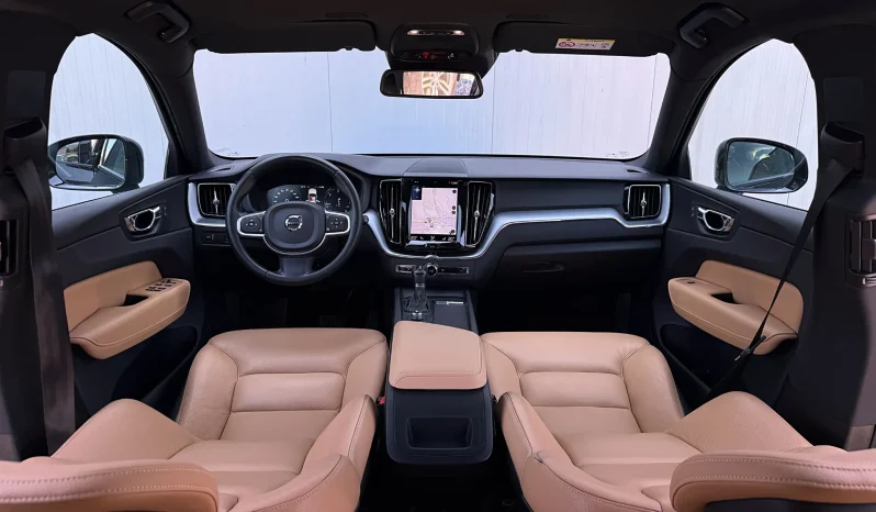 
								Volvo XC 60 D4 AWD Momentum full									