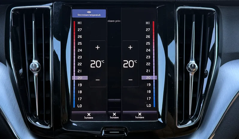 
								Volvo XC 60 D4 AWD Momentum full									