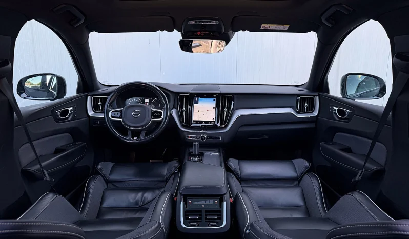 
								Volvo XC 60 B4 MHEV AWD R-Design full									