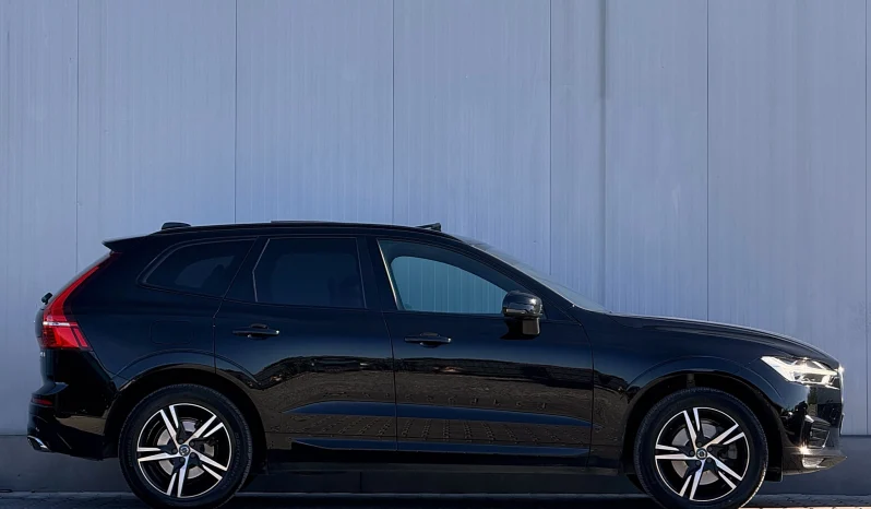 
								Volvo XC 60 B4 MHEV AWD R-Design full									