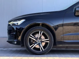 
										Volvo XC 60 B4 MHEV AWD R-Design full									