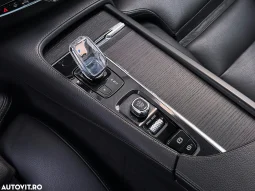 
										Volvo XC 90 B5 MHEV AWD 7 locuri Inscription full									