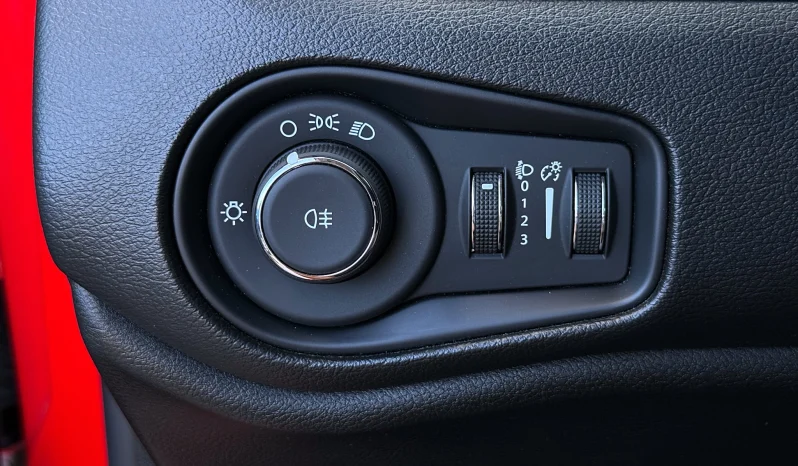 
								Jeep Renegade full									