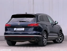 
										Volkswagen Touareg 3.0 V6 TDI 4Motion DPF Automatik Elegance full									