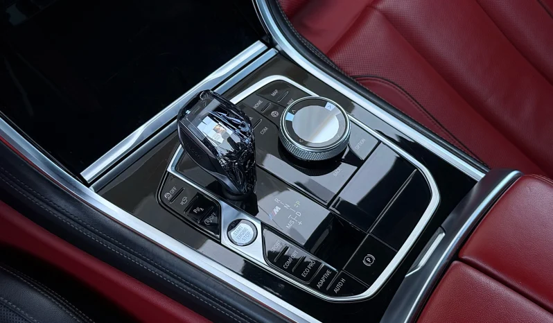 
								BMW M8 M850i xDrive full									