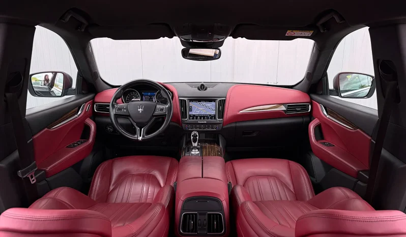 
								Maserati Levante Q4 full									