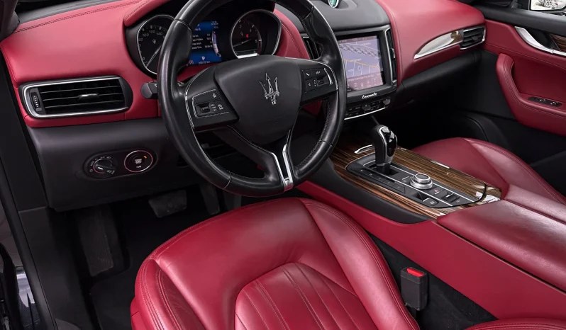 
								Maserati Levante Q4 full									