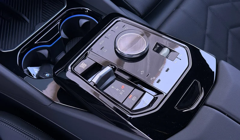 
								BMW Seria 5 520d xDrive AT MHEV full									