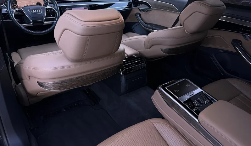 
								Audi A8 L 55 TFSI quattro tiptronic full									