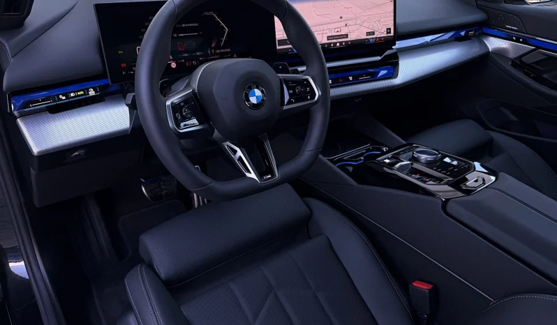 
								BMW Seria 5 520d xDrive AT MHEV full									