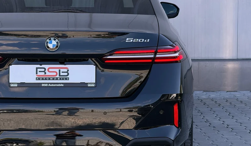 
								BMW Seria 5 520d xDrive AT MHEV full									