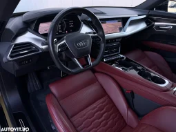 
										Audi e-tron GT RS quattro full									