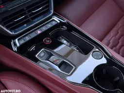 
										Audi e-tron GT RS quattro full									