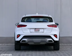 
										Kia XCeed 1.6 GDI 6DCT PHEV Vision full									