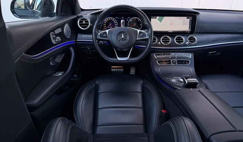 
								Mercedes-Benz E 350 D 4MATIC 9G-TRONIC AMG Line full									